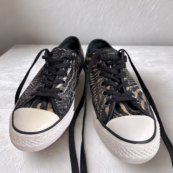 *Limited Edition* Sequin Zebra Converse All Stars - Picture 1 of 5